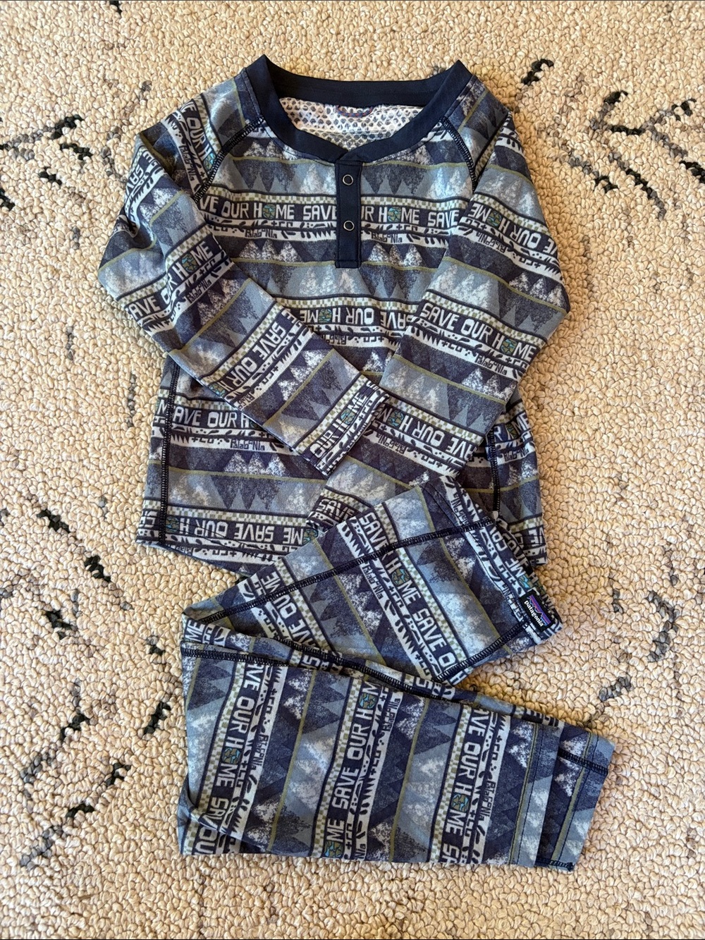 Patagonia baseline set 3T EUC